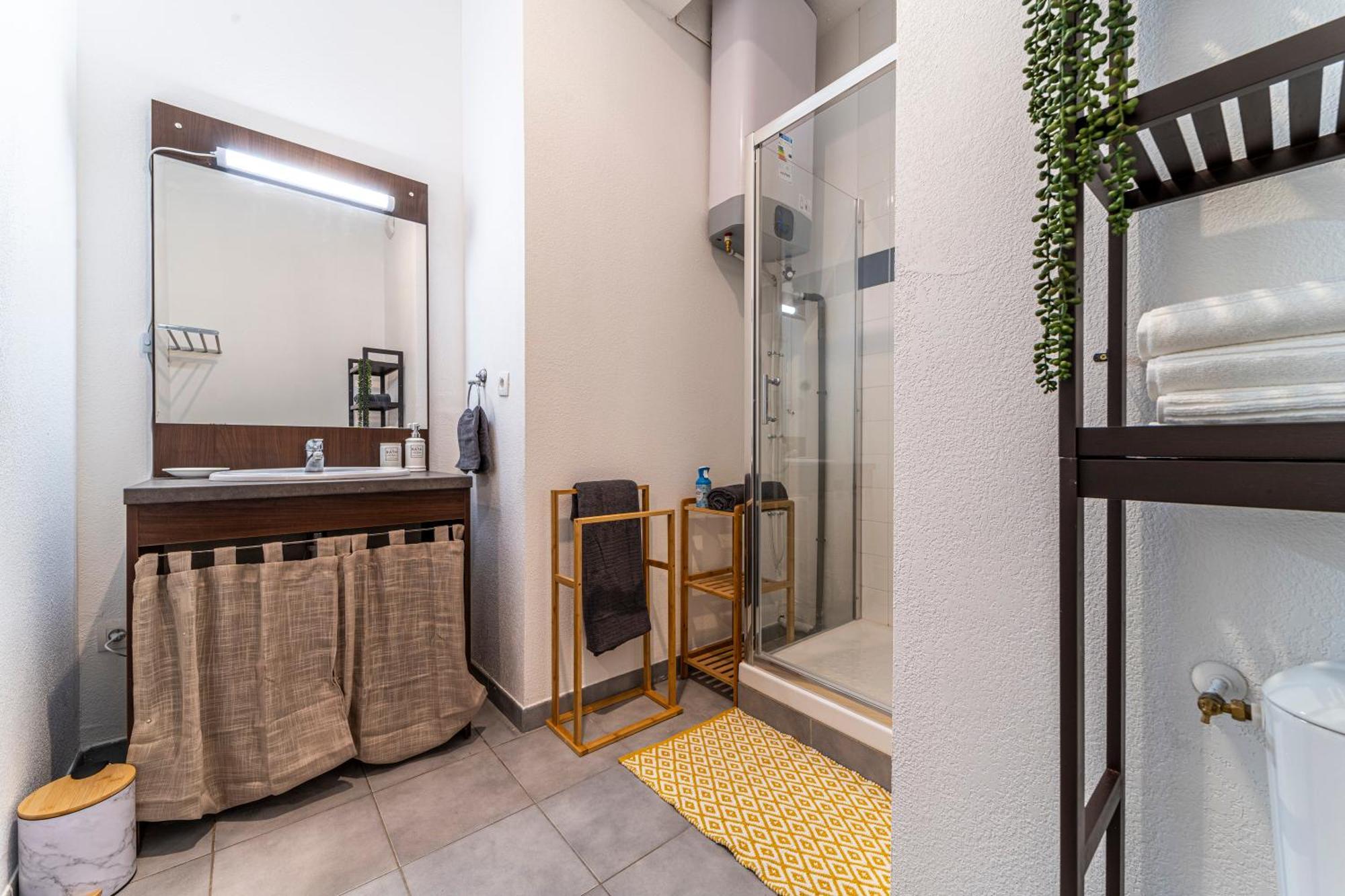 Stay Cosy Lille I Tourcoing - Appartement - Hypercentre - Parking Securise - Wifi - Netflix - Cuisine Bagian luar foto