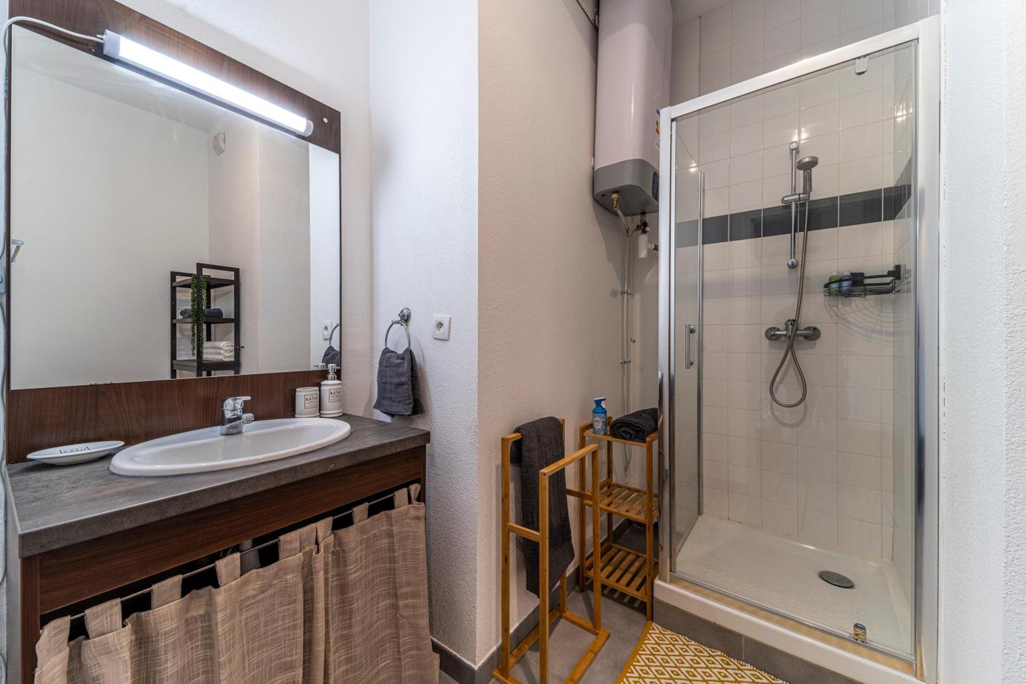 Stay Cosy Lille I Tourcoing - Appartement - Hypercentre - Parking Securise - Wifi - Netflix - Cuisine Bagian luar foto